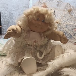 Vintage 1985 cabbage patch doll